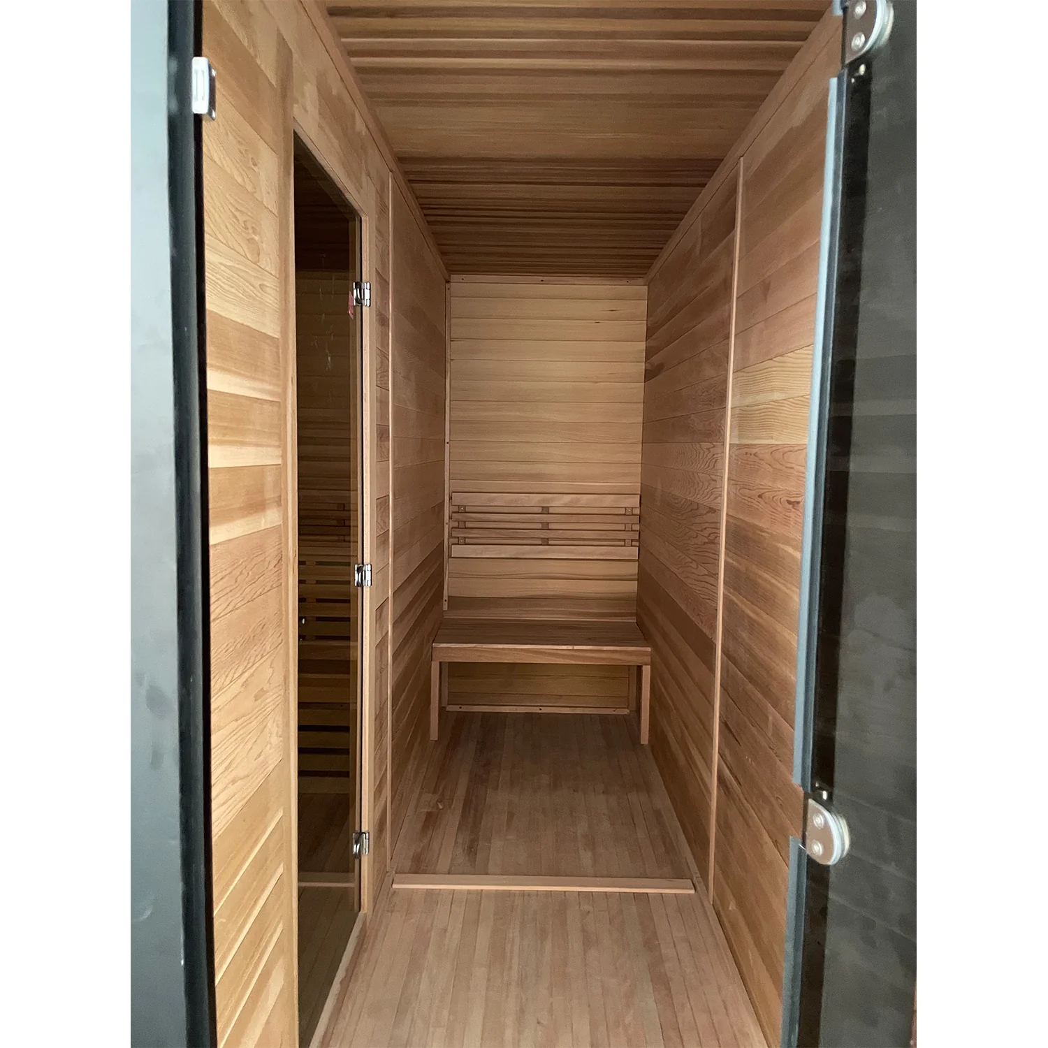 Svalasauna Patio M | Premium Outdoor Cedar Sauna Cabin for 2–4 People(SV-07)